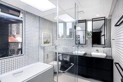 Hong Building (D8), Apartment #588180571